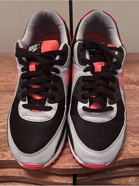 Nike Black & Red Running Sneakers